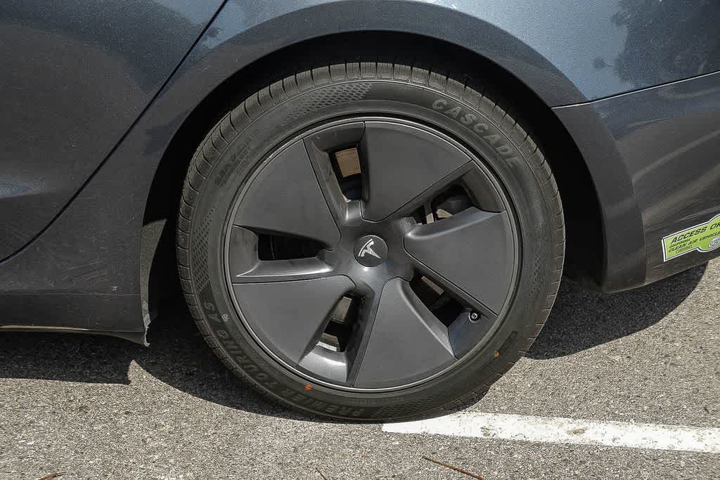 Thumbnail: 2023 Tesla Model 3 - 11