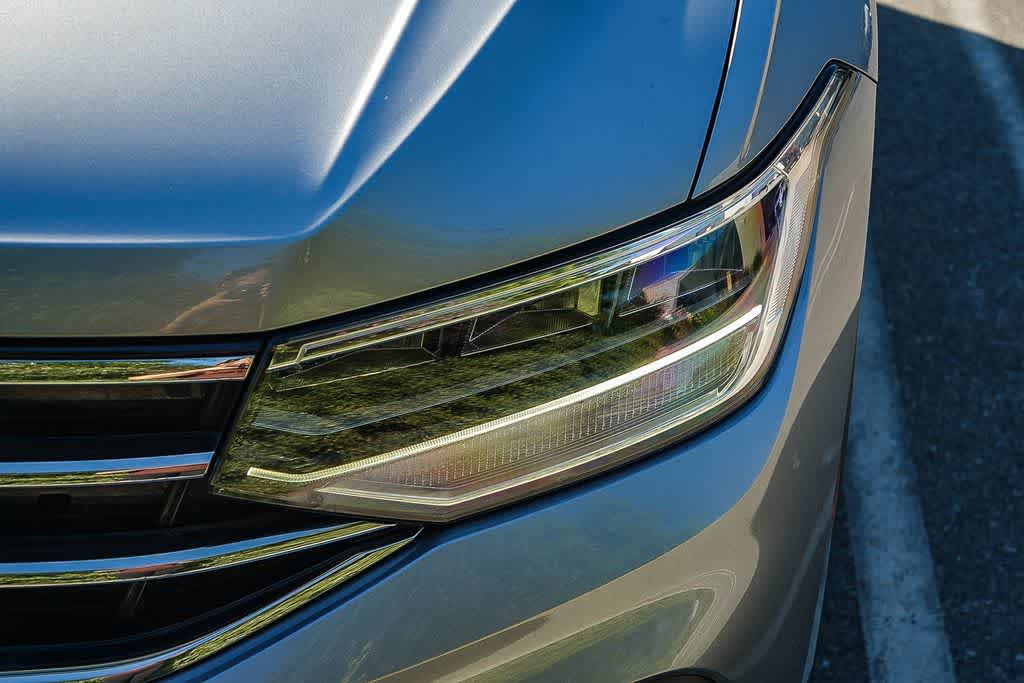 Thumbnail: 2022 Volkswagen Tiguan - 8