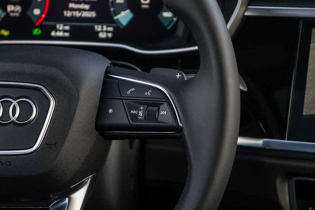 Thumbnail: 2025 Audi Q3 - 17