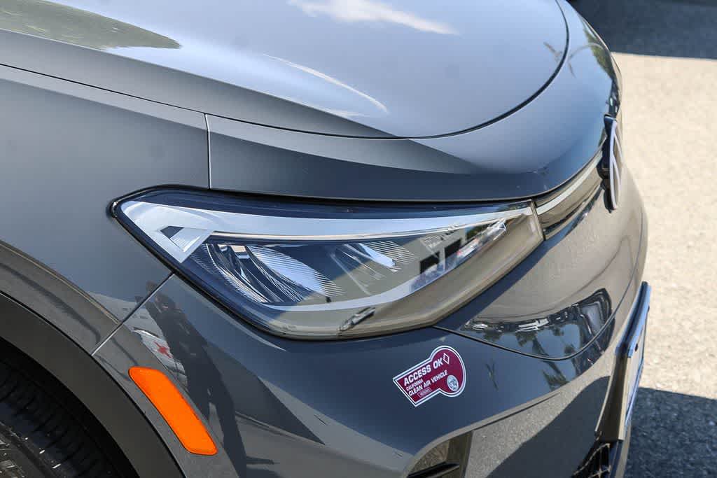 Thumbnail: 2023 Volkswagen ID.4 - 4