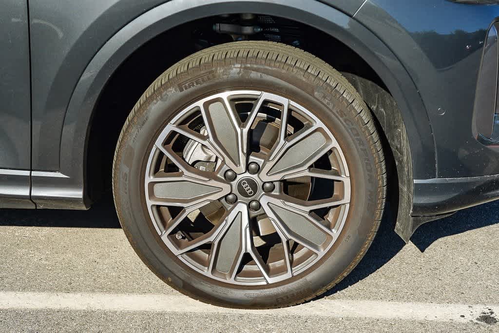 Thumbnail: 2025 Audi Q5 - 10