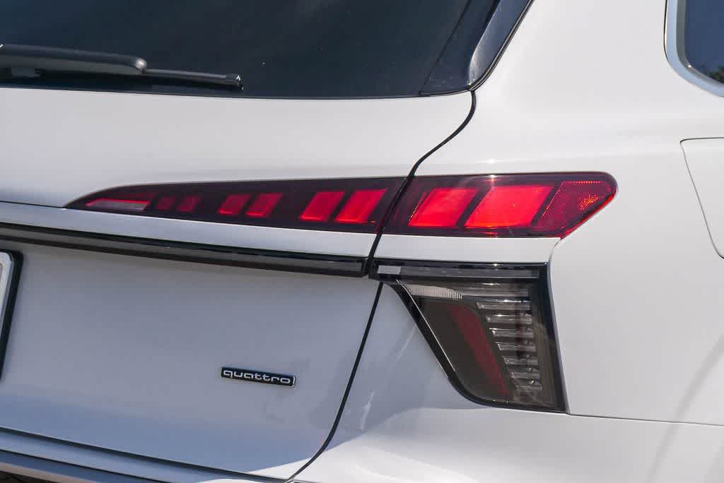 Thumbnail: 2026 Audi Q3 - 11