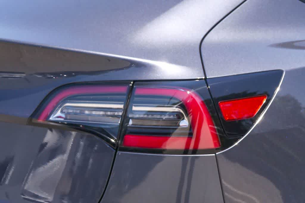 Thumbnail: 2023 Tesla Model 3 - 11