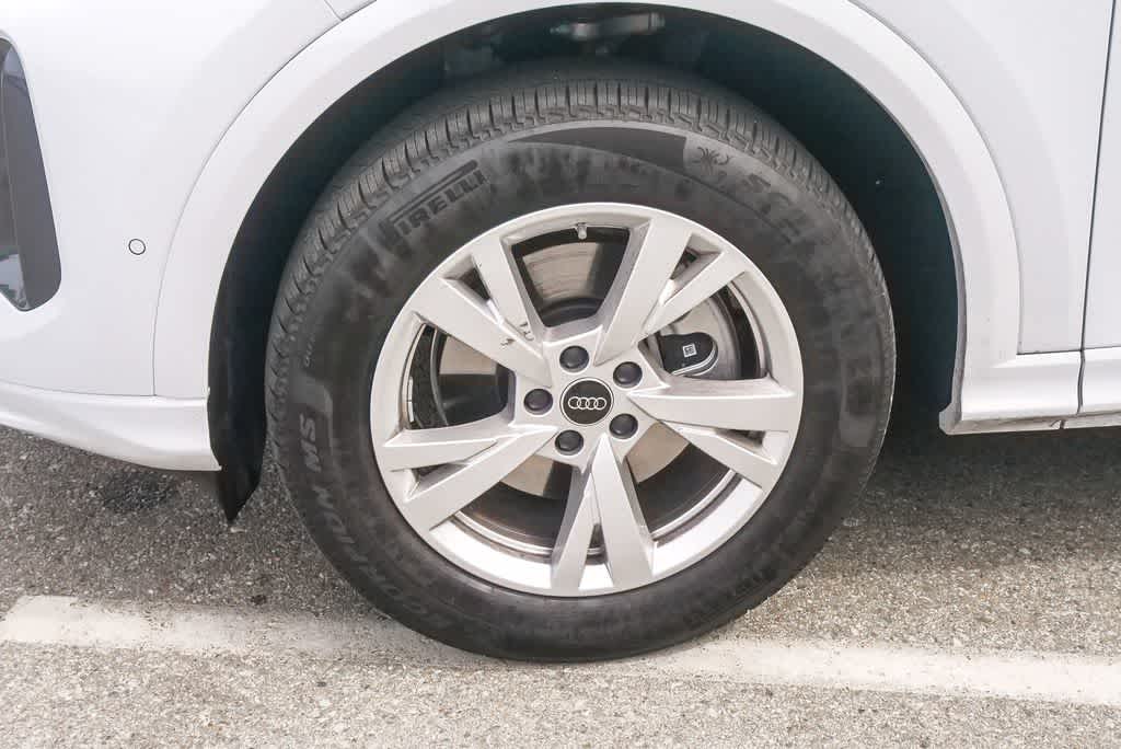 Thumbnail: 2025 Audi Q5 - 6