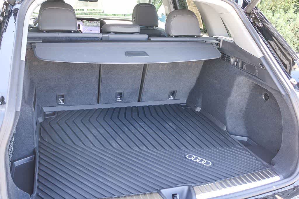 Thumbnail: 2025 Audi Q5 - 23