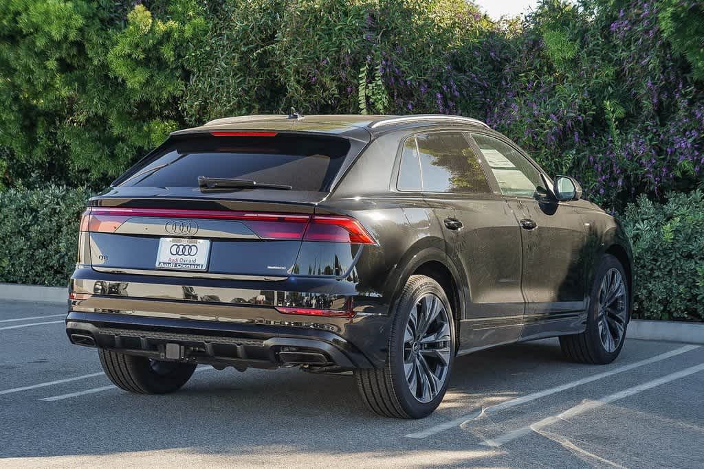 Thumbnail: 2026 Audi Q8 - 4