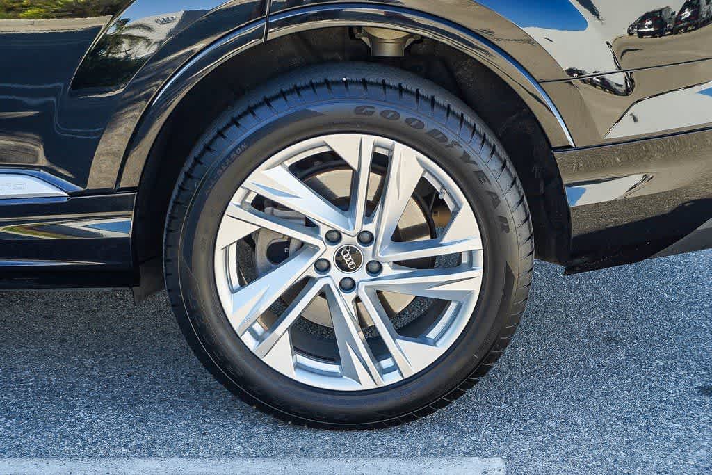 Thumbnail: 2023 Audi Q7 - 11