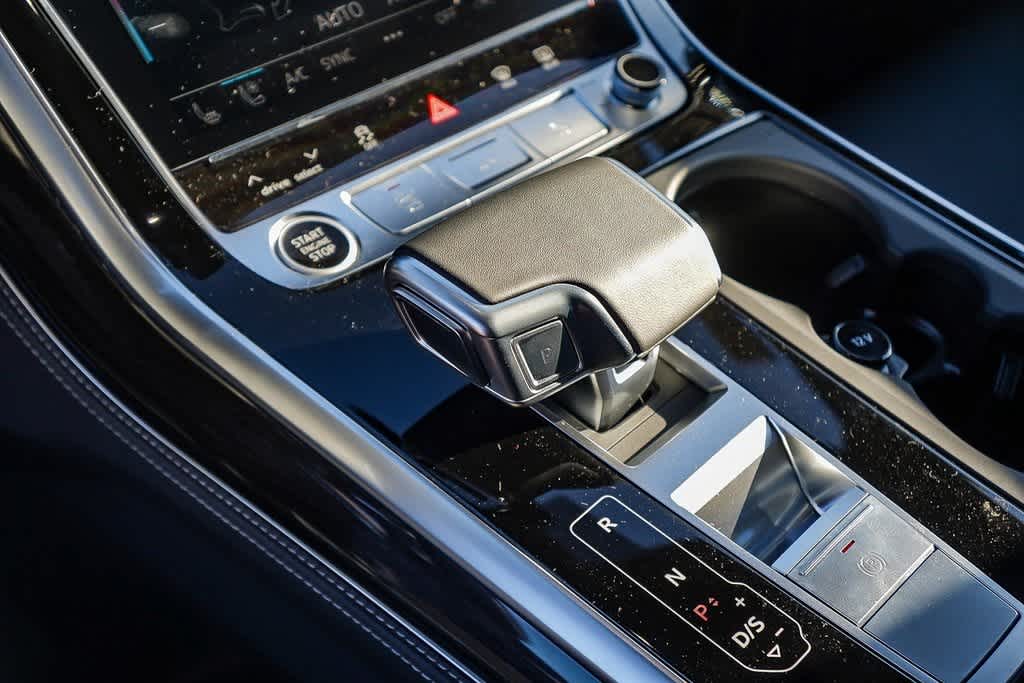 Thumbnail: 2026 Audi Q8 - 22