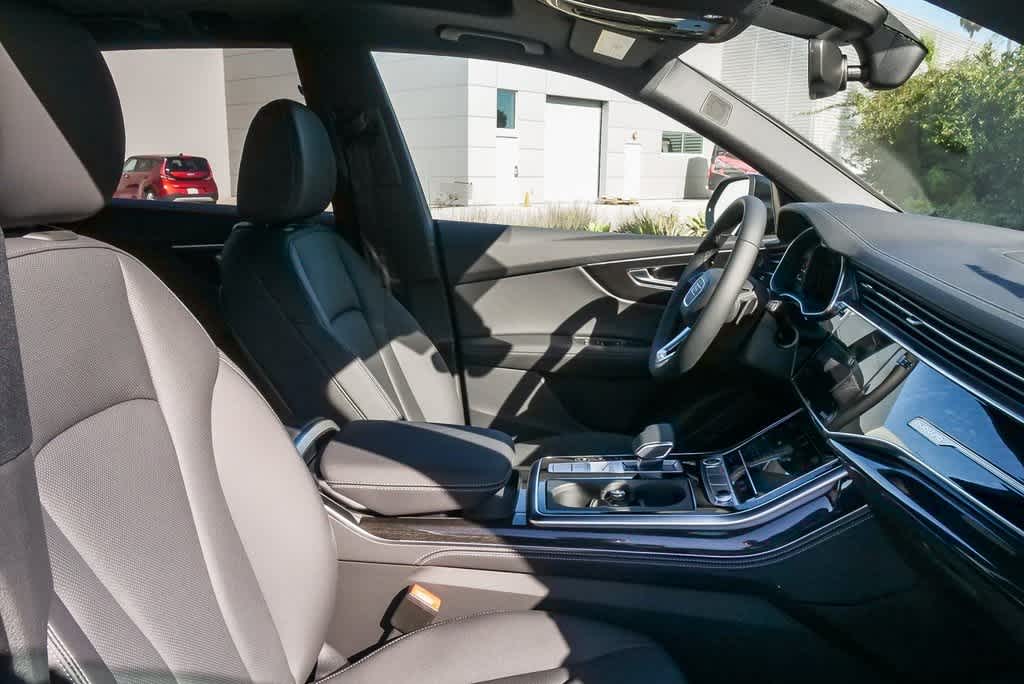 Thumbnail: 2026 Audi Q8 - 16