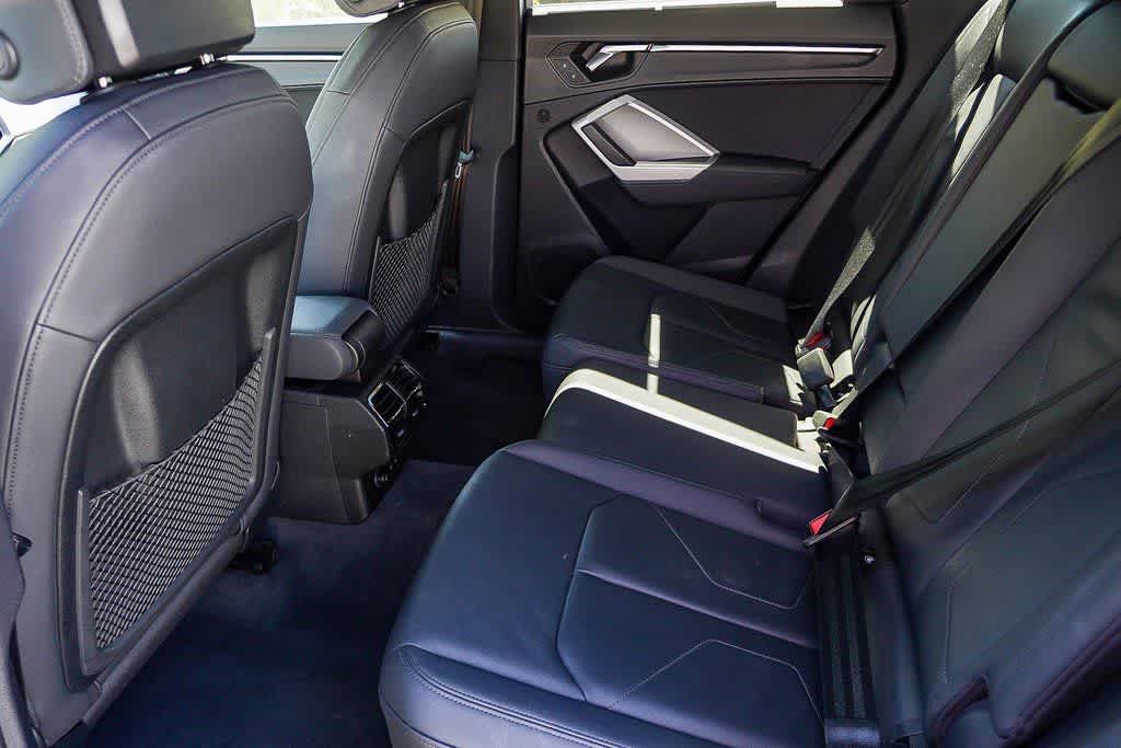 Thumbnail: 2022 Audi Q3 - 21