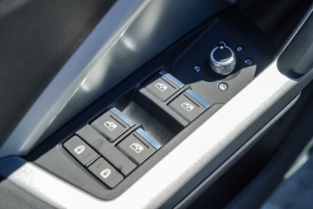 Thumbnail: 2022 Audi Q3 - 23