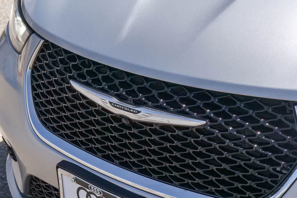 Thumbnail: 2023 Chrysler Pacifica - 6