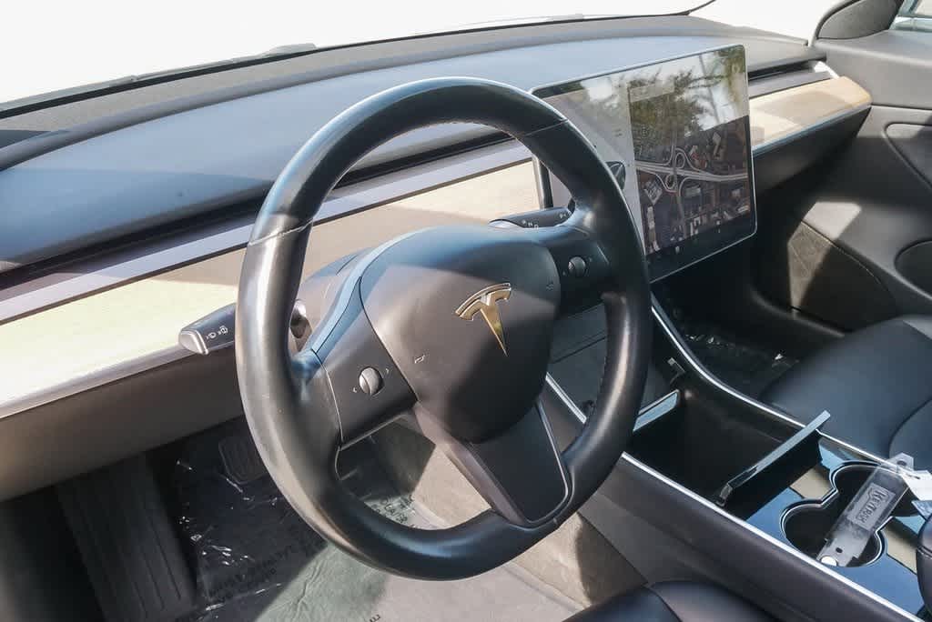 Thumbnail: 2018 Tesla Model 3 - 20