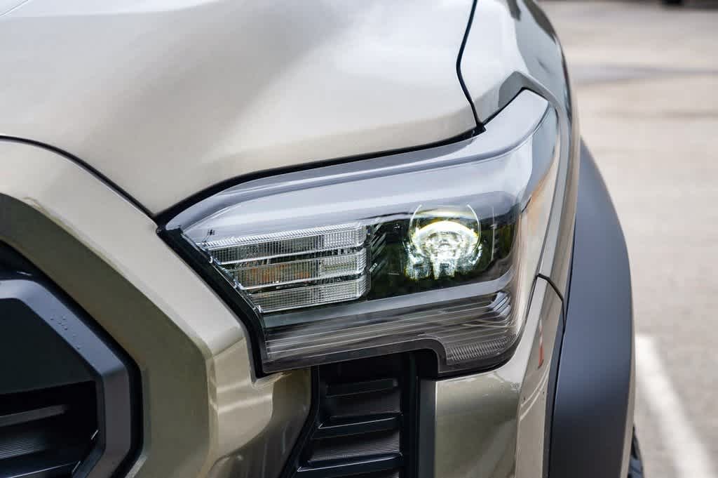 2024 Toyota Tacoma TRD Off-Road 8
