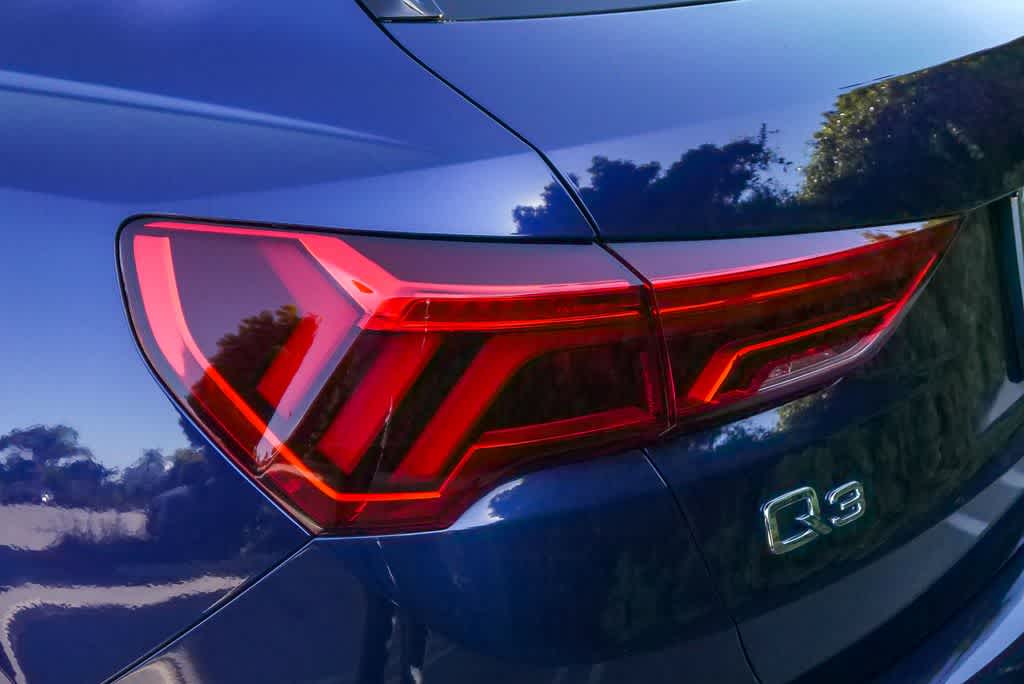 Thumbnail: 2022 Audi Q3 - 12