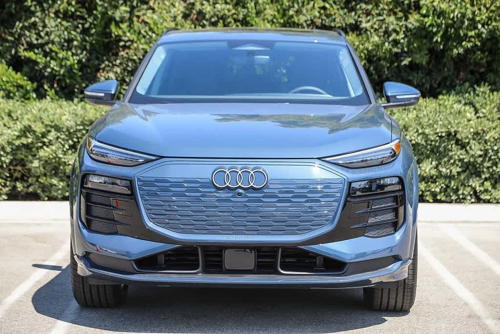 Thumbnail: 2025 Audi Q6 e-tron - 2