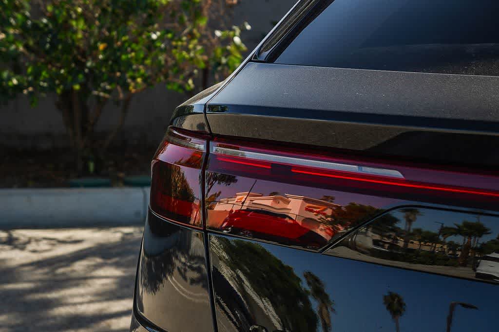 Thumbnail: 2026 Audi Q8 - 5