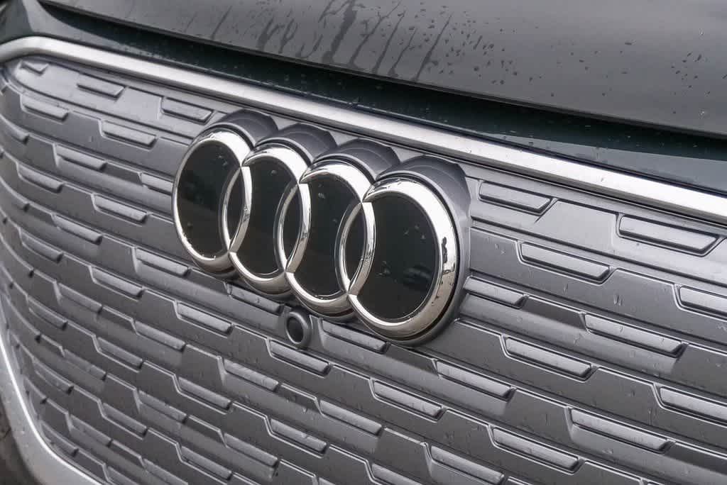 Thumbnail: 2023 Audi Q4 e-tron - 6