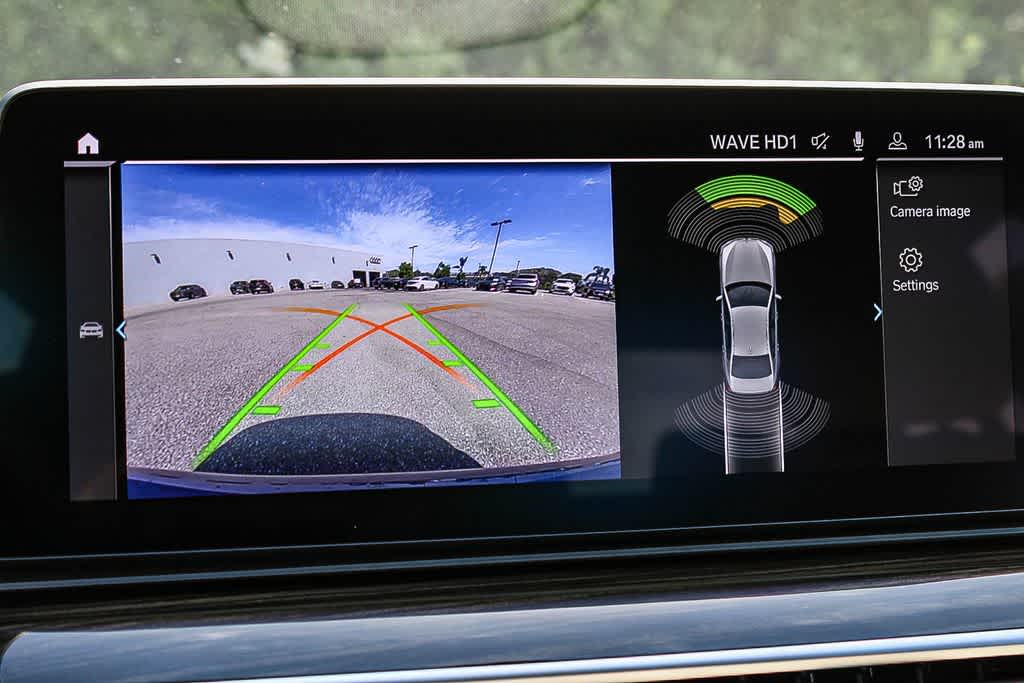 Thumbnail: 2023 BMW 5 Series - 24