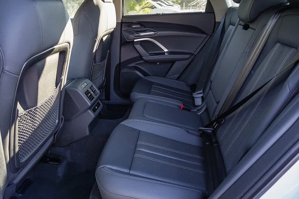 Thumbnail: 2025 Audi Q5 - 21