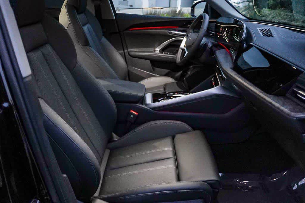 Thumbnail: 2025 Audi Q5 - 19