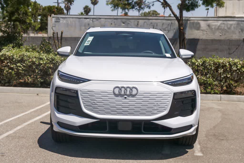 Thumbnail: 2025 Audi Q6 e-tron - 2