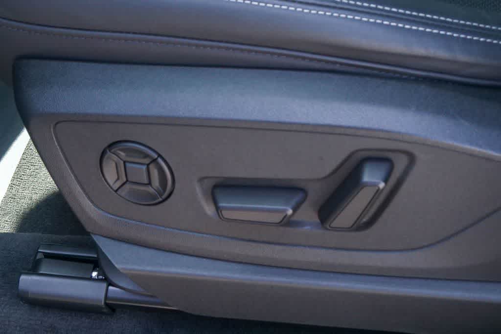 Thumbnail: 2022 Audi e-tron - 22