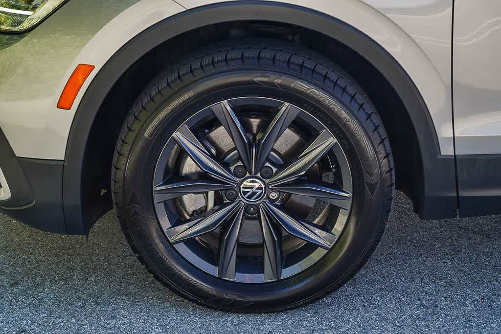 Thumbnail: 2022 Volkswagen Tiguan - 10