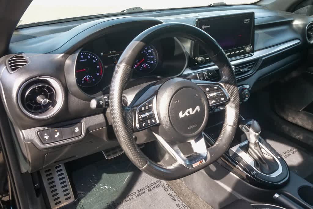 Thumbnail: 2022 Kia Forte - 17