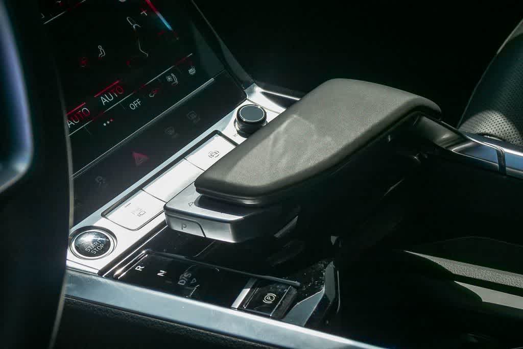 Thumbnail: 2022 Audi e-tron - 20