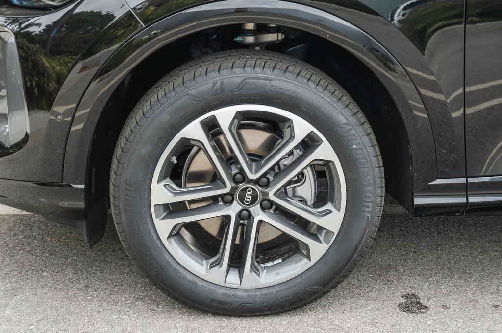 Thumbnail: 2026 Audi Q5 - 10
