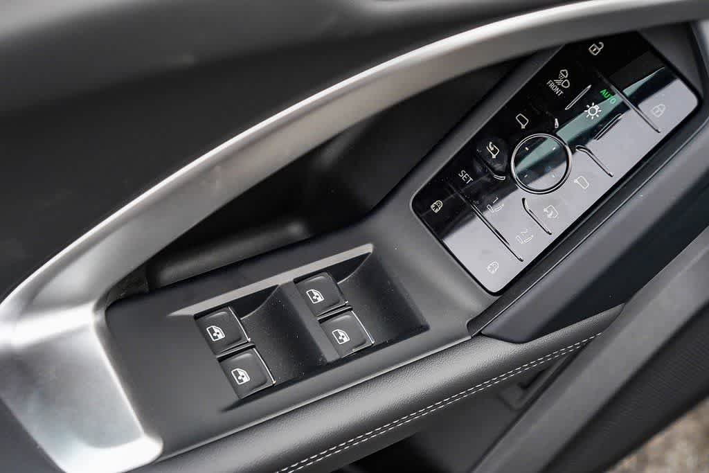 Thumbnail: 2025 Audi Q5 - 23