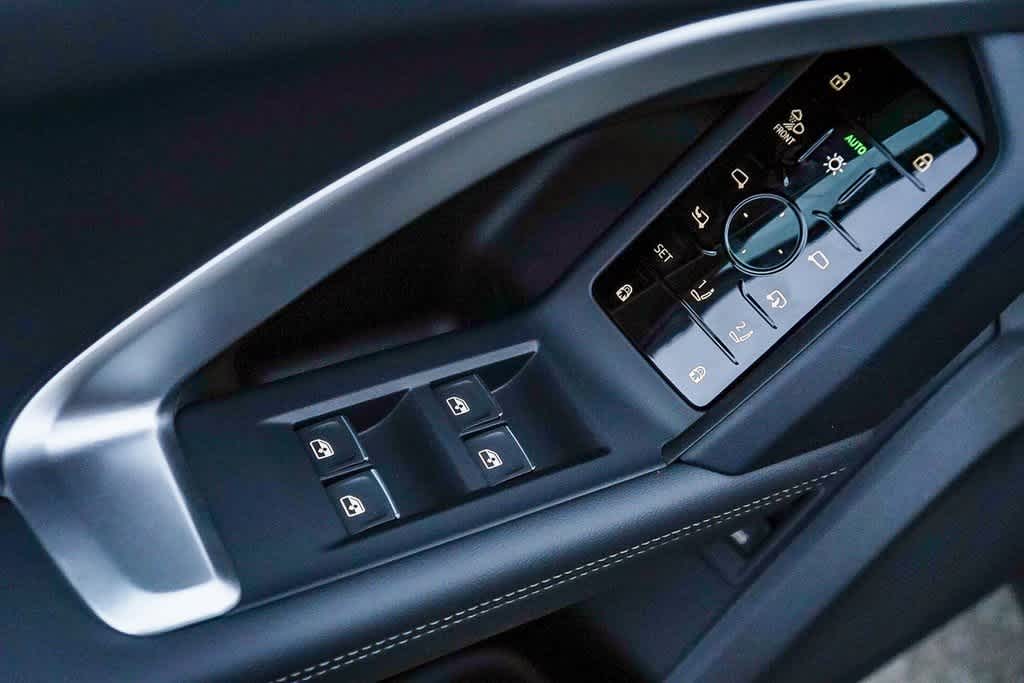 Thumbnail: 2025 Audi Q5 - 23