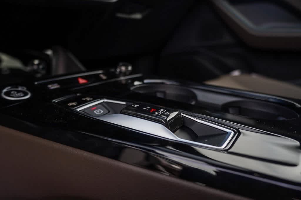 Thumbnail: 2025 Audi Q6 e-tron - 24