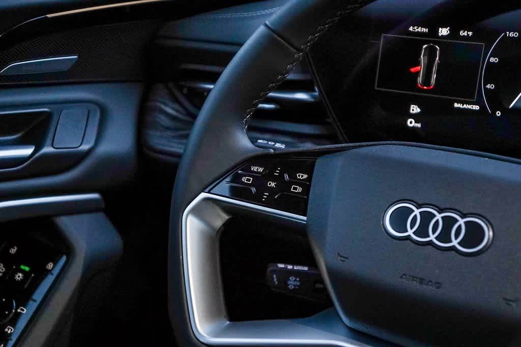 Thumbnail: 2025 Audi Q5 - 16