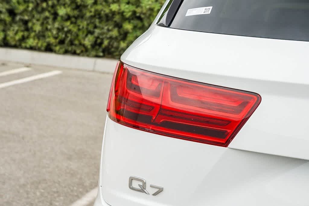 Thumbnail: 2017 Audi Q7 - 7