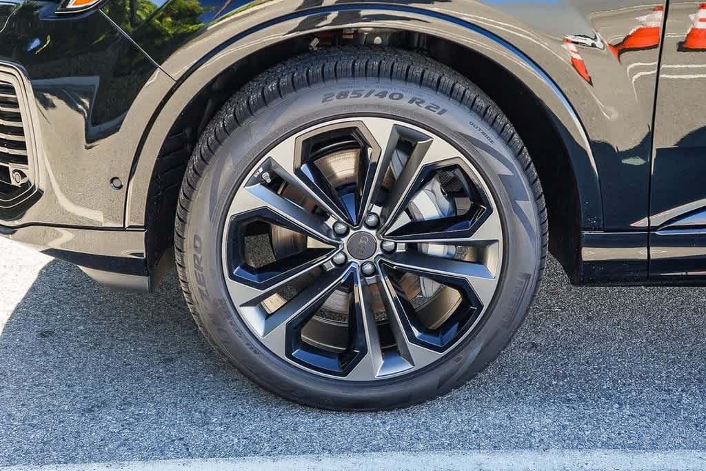 Thumbnail: 2026 Audi Q7 - 10