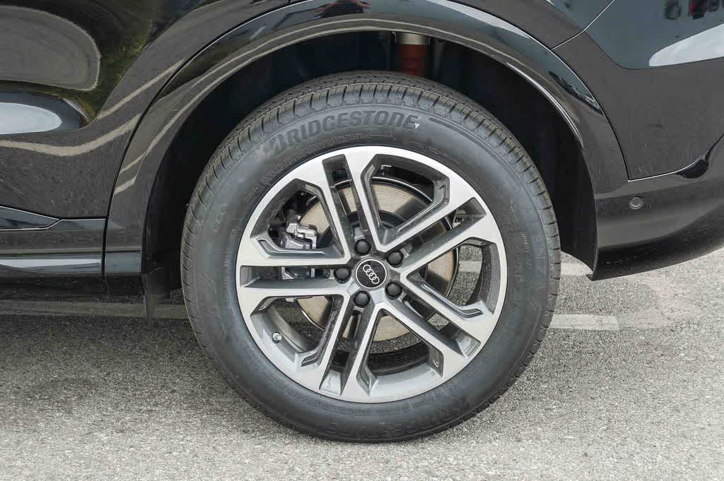 Thumbnail: 2026 Audi Q5 - 11