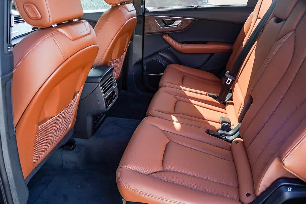 Thumbnail: 2026 Audi Q7 - 21