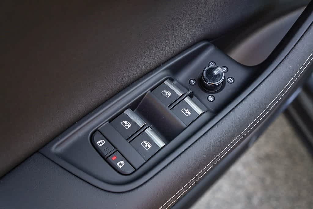 Thumbnail: 2026 Audi Q8 - 23