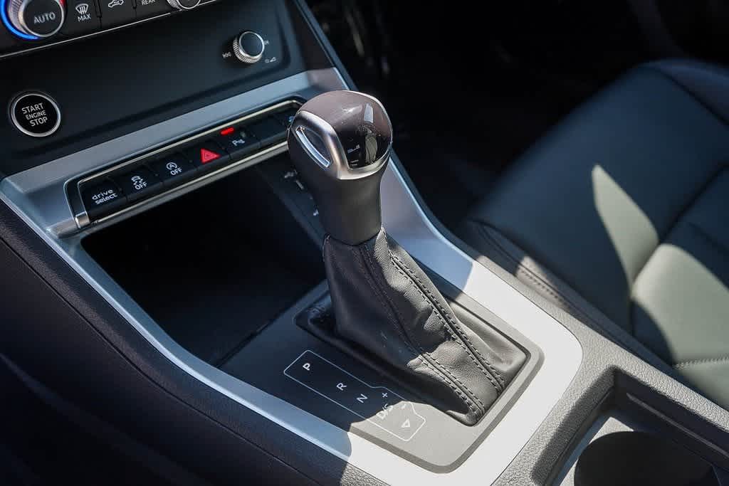 Thumbnail: 2023 Audi Q3 - 22