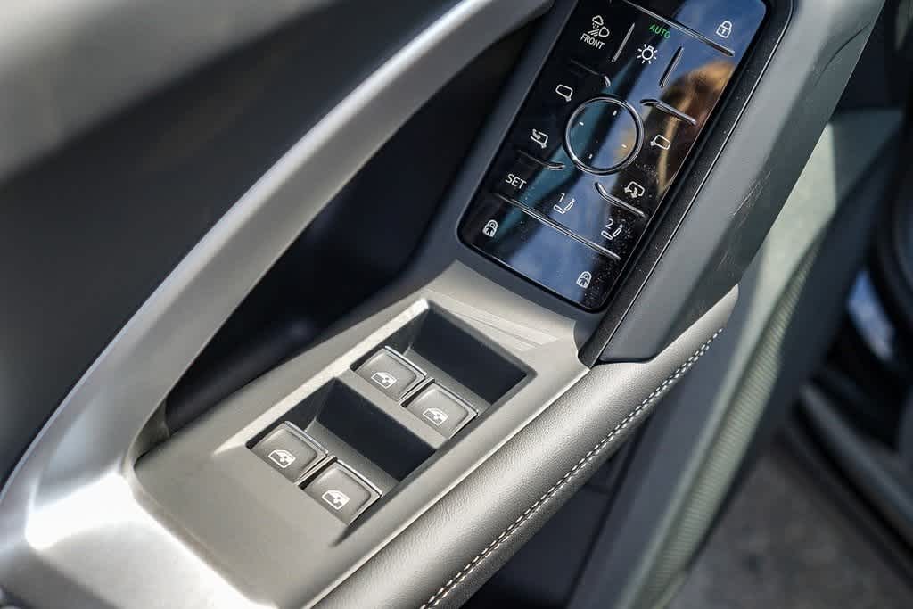 Thumbnail: 2025 Audi Q5 - 23