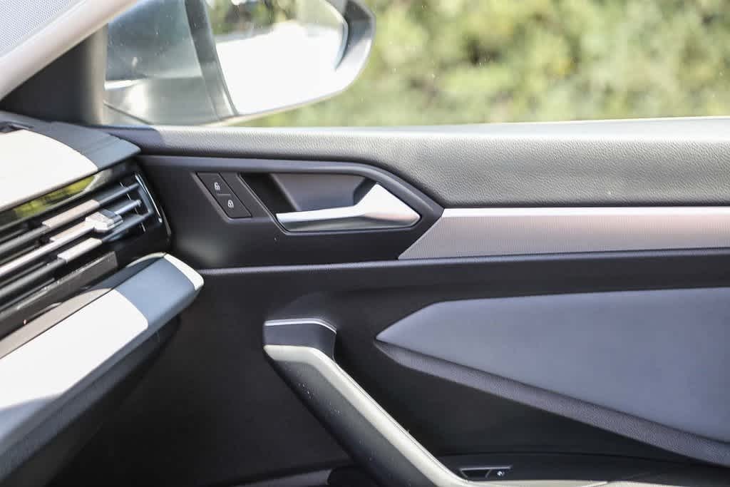 Thumbnail: 2025 Volkswagen Jetta - 20