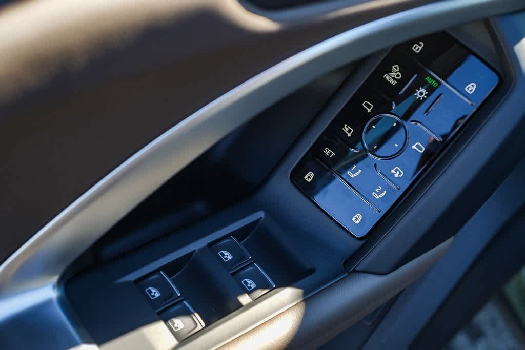 Thumbnail: 2025 Audi Q5 - 23