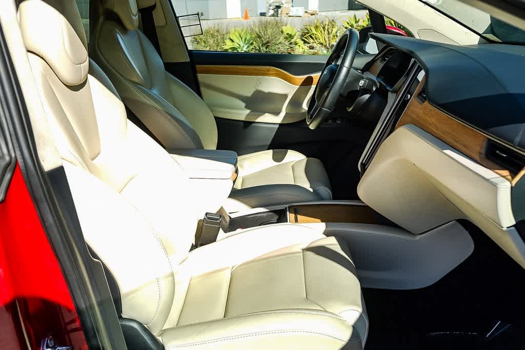 Thumbnail: 2019 Tesla Model X - 19