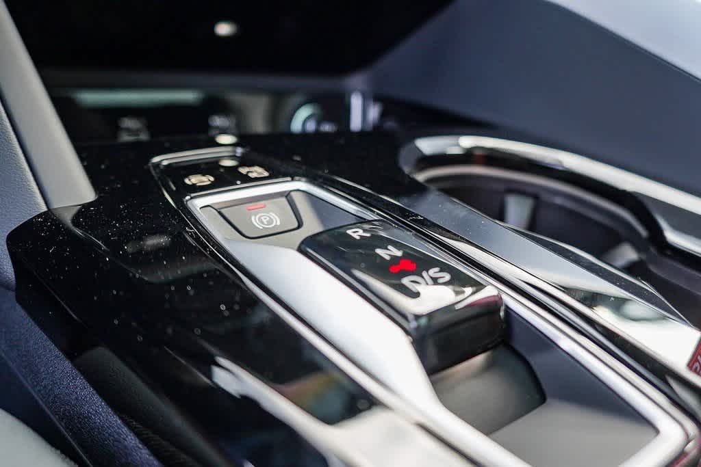 Thumbnail: 2025 Audi Q5 - 25