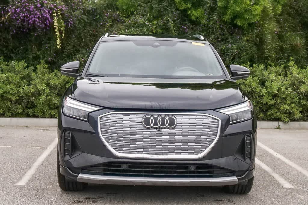Thumbnail: 2023 Audi Q4 e-tron - 2