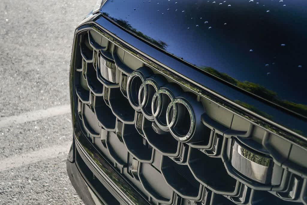 Thumbnail: 2026 Audi SQ8 - 9