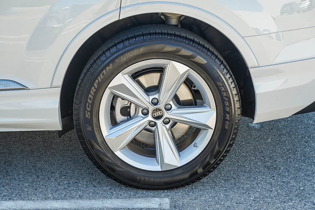 Thumbnail: 2023 Audi Q7 - 11