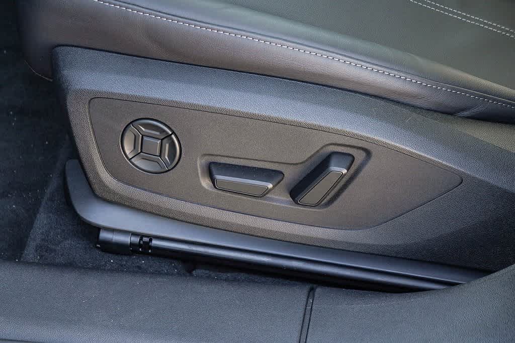 Thumbnail: 2025 Audi e-tron S - 23